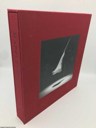 Item #090339 Mapplethorpe Flora: The Complete Flowers (French edition, slipcased). Holborn,...