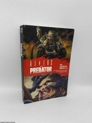 Item #091211 Aliens Vs Predator The Essential Comics Volume 1. Stradley, Norwood, Warner